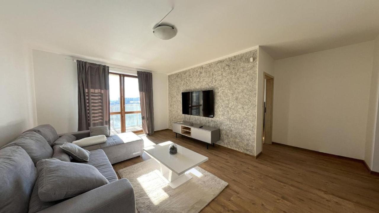 Liptovský Mikuláš 2 Room Apartment - V Blizkosti Nizkych Tatier 406, Apartmany Liptov מראה חיצוני תמונה